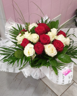 réalisation floral deuil roses rouges blanches