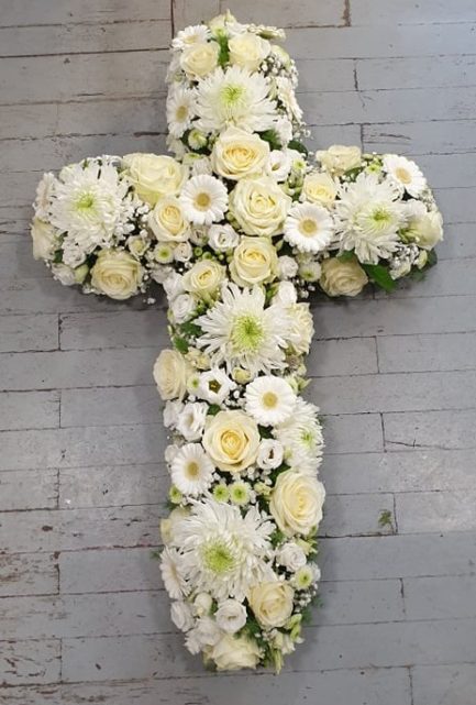 Croix de fleurs Prière